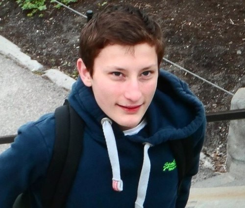 I m a french men and english ,you follow me and I follow back :)
