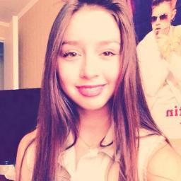 14- Me parece increíble que una persona que está cumpliendo su sueño, se convierta en el sueño de otras personas :'). Belieber:)