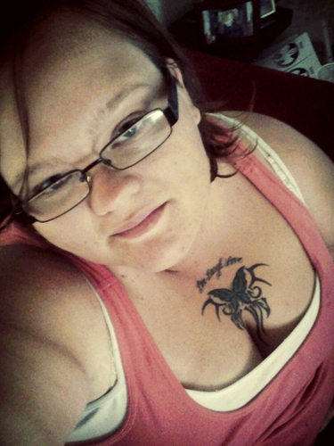 my name is ashley. i am 18. I am single i am attending DCCC i have a lil boy he will be one on JUNE 30th. time has went by so fast. i am a country girl.