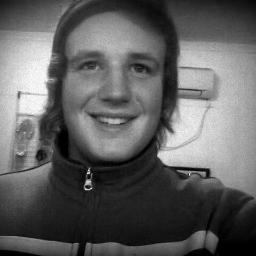 GianConflow's profile picture. Me voy a acostumbrar a no llamarte, 
A no escribir tu nombre en un papel .