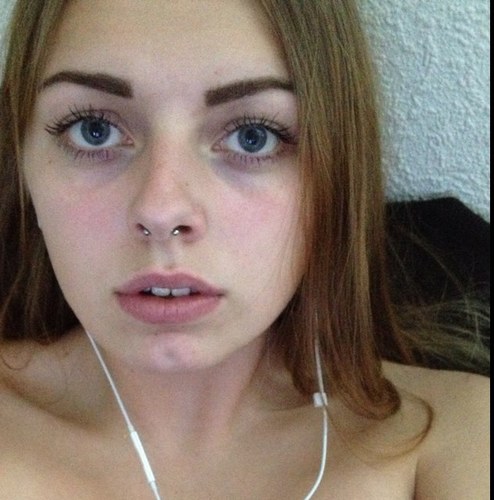 thecindybabe's profile picture. make peace not war