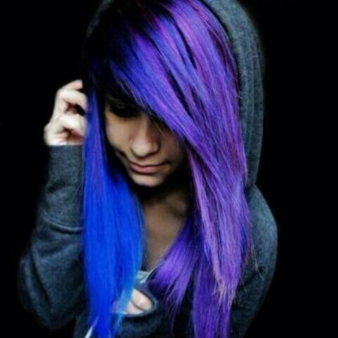 Haters gonna hate. but you just gotta ignore them and keep your head high and show them they can't bring you down.(: