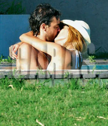 Amo a @pedroalfonsoo y @paulitachaves ellos si son hermosos lejos la mejor pareja los amoooo ♥ si son felices yo tambien !