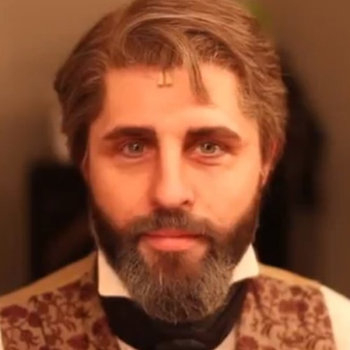 Fan account for the tremendously talented @Peter_Lockyer who was Marius on Bway, JVJ w/ 25th anniversary tour, and is now JVJ in the West End!