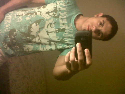 Former MMA  upcoming singer iam 19 turning 20 I love meeting new people I follow back