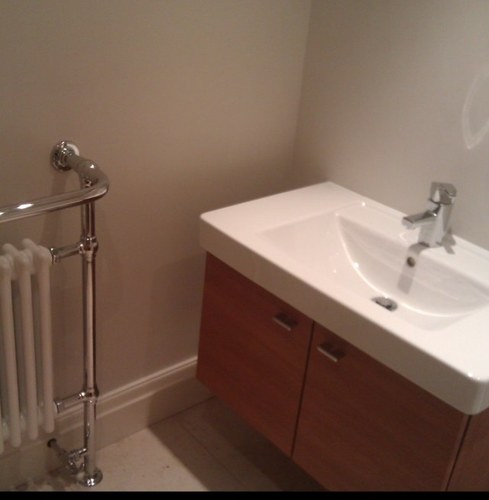 Specialist Installers of Bathrooms, Wet Rooms, Shower rooms, cloak room suites. Tweet or Ring me for a free quote. 07786332101