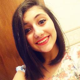 Se nada nos salva da morte, pelo menos que o amor nos salve da vida.