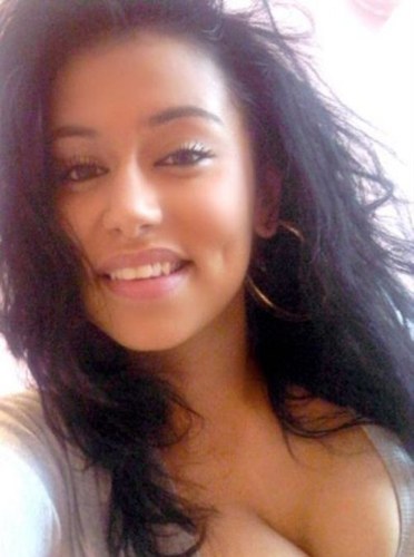 Alicedorantes9's profile picture. Mujer de pocas palabras pero no durante un partido de futbol.