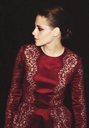 I love Kristen Stewart ,Robert P,Demi Lovato and TVD. They are everything.