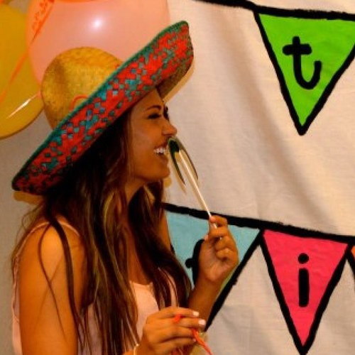 Karinaaleeee's profile picture. 