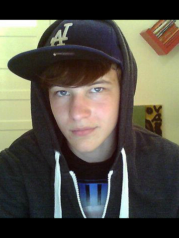 Gamer, Like fanta,Sprite EMINEMFAN, fan of COLDPLAY,16!!!! life is leuk