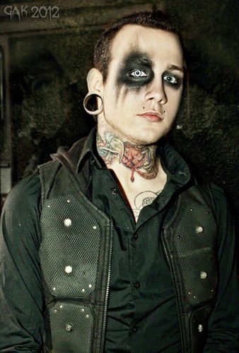 I play piano for Motionless In White *StraightEdge* Single and ready to fuck shit up
