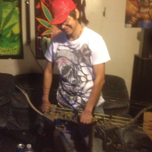 messyman04's profile picture. I'm 20 and I'm a lil indian in the big city xP