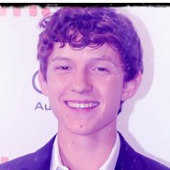 the world's most handsome man tom holland 1 was born in june1996.Follow if you love Tom Holland .. tom RT me at 17.02.2013 3
@tomholland1996 - ATATÜRK 3