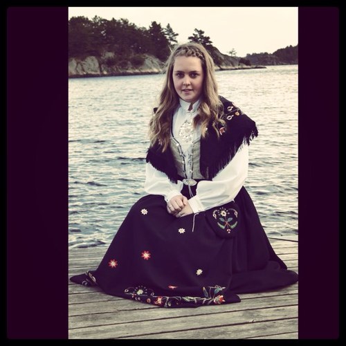 Follow me, I follow back ;)