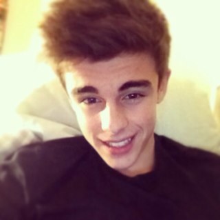 BenTstNh's profile picture. #TeamNiia #AllezKiss @NiiaOfficiel #CoupDeBabouche ---- tu la clash, jte sors la kalash ;)