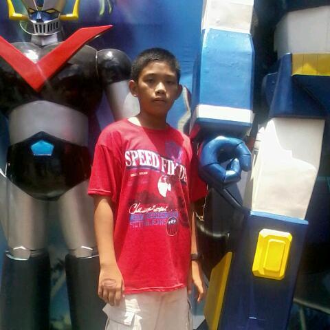 paulrivera28's profile picture. 