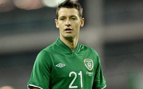 Midfielder for Norwich City Football Club.

Club Website: http://t.co/lxNnTJHCll

Also play for the Republic of IRELAND