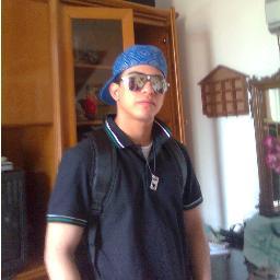 trankilo, amistoso, farrandero.. jaja me gusta salir a pasear dar vuelta joder ke mas se puede hacer en esta vida verdad??..