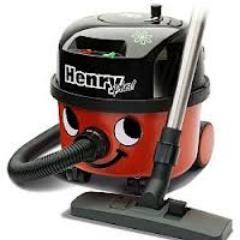 De Henry, Hetty, Harry en Charles stofzuigers van Numatic zijn vrolijk en energiebesparend