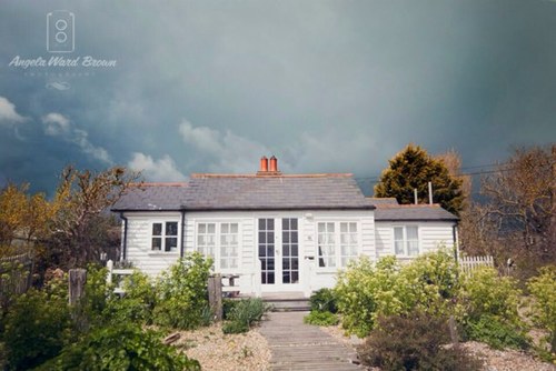 Seaside cottages, sleep 5, 90 mins from London. #shootlocation Sunspel, M&S, White Co. 📷Insta: @pebblesrye @seashellscamber ✏️pebblesbeachhouse@live.co.uk
