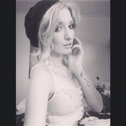 jcowe24's profile picture. 18!
Live in australia,
and I couldnt live without music(: