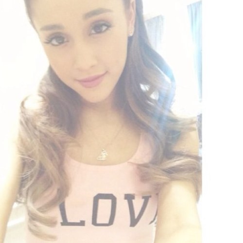 ☾Ariana is the reason i cry myself to sleep every night☽