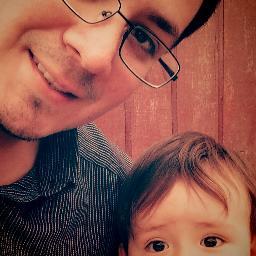 Disque Contador. Sibarita. Parrillero. Incorregible. Alma de Trekkinero. ReVelde (pq con V es más rebelde).  Manejo sólo, sin copiloto... c/ Dios de guía.