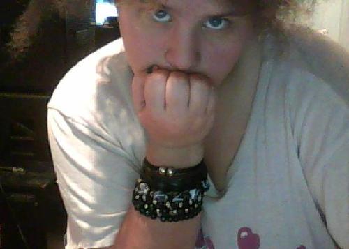 Haai I'm Zoe. I self-teach myself vocal, I write my own lyrcs, and poems. Metalhead, Post-hardcore and Rock fan. :D
