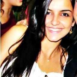 sorria sempre, seus lábios não precisam traduzir o que acontece no seu coração! ..