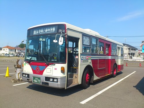 路線バス（関東バス、都営、江ノ電バス、神奈中）、小田急、江ノ電、バスコレ、鉄コレ（ナローゲージ関係も）に興味が有ります。趣味関係以外は、原則フォローしませんので悪しからず。