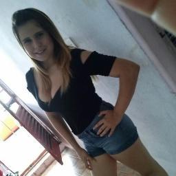 - - - - - - - - - ♣)
Eu sou o qe sou & nunca vou mudarsua opinião ? 
não me importa , eu qero mesmo
é SER FELIZ aproveitando a vida ao máximo 
'