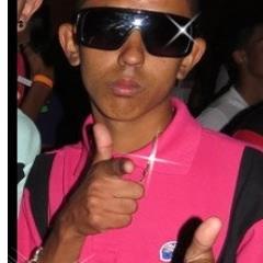gosto de futebol,Coca-cola,doritos,fandangos,brigadeiro,curto funk e Rap e sai com os parsa..si ñ gosto di mim suave entra na fila