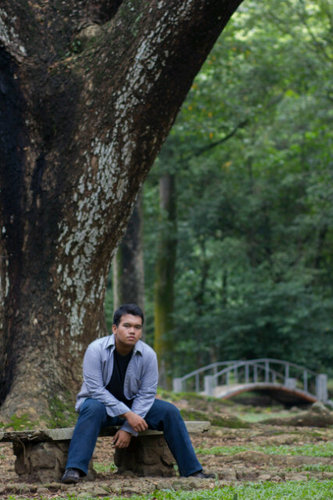 Dream Catcher, College Boy, Chemist, Singer, and Dancer | Part of @PSM_UNAIR and ZOE | We have to fall down to rise up!