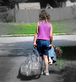 Change 4 Children 2013 is a fundraising campaign aimed at providing foster children with durable backpacks.