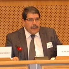 Serokê PYD Salih Muslim 1951 li Xelefê ji dayikbûye.
