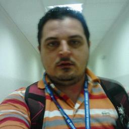 Sou o que sou. Não preciso disfarçar ser o que não sou realmente. Não finjo, quem me conhece sabe que sou autêntico.