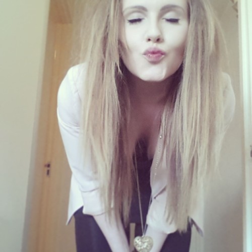 brittanylovexx's profile picture. Blogger. Writer. Singer. Loser. Gamer. Lover. Reindeer.