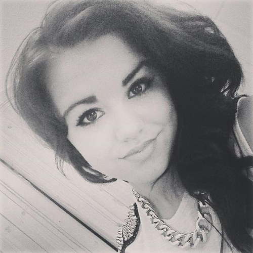 cowan_courtney's profile picture. 18 years old, wanting to travel the world, want to start up my own charity for bullying and to help stop it, liking to get to  know real people behind the image