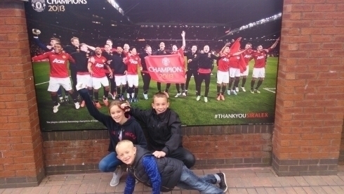 leeharding1975's profile picture. 