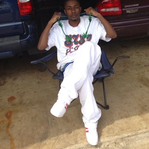 paid,yung,yung og, lve blowin hella tree'z 
i lyke 2 go out wit mi hoimez full of it on da town.
dnt fukc wit lamez.