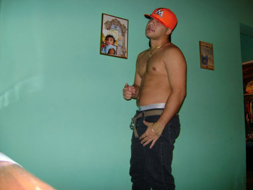 Quien mucho pregunta todo lo quiere contar... Mientras menos preguntes todo fluye normal