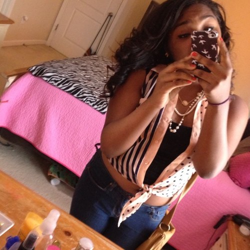 _tatianacabral's profile picture. Hey just follow me ✌