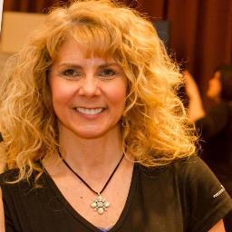 Registered Dietitian Nutritionist helping people eat and live healthier for a more productive, happy life./CSOWM
