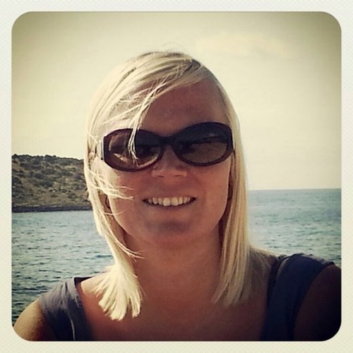 estherpichel's profile picture. Moeder..van een lieve mooie dochter...de vrouw van Gordon...en verder kan ik best gezellie zijn:-)