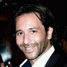 Designer gaphique - Musicien - Acteur