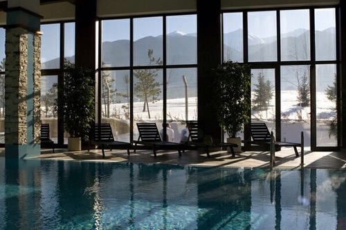 5 star serviced apartment with access to hotel spa, bar, restaurant and pool. Ski and snowboard, during winter. Hike, cycle, explore during summer Only £400 p/w