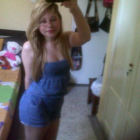 Tengo 16 años soy divertida tierna cariñosa sigueme y te sigo♥