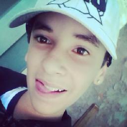 Facebook:https://t.co/S8qMN3Qiq7
Ask-fm:http://t.co/GGoaWcKGKO

Seguee eu ta !? Sigoo de volta (: