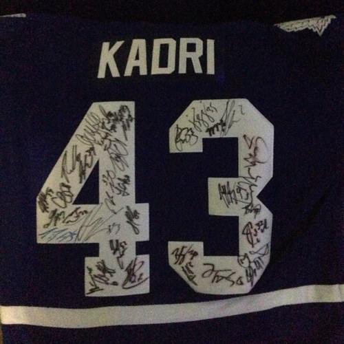 C_LOVE17's profile picture. big hockey fan love cars meeting new people leaf fan